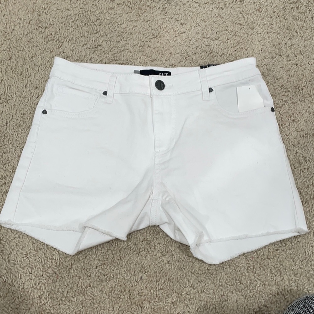 Kut from the Kloth white Gidget Fray Shorts size 4